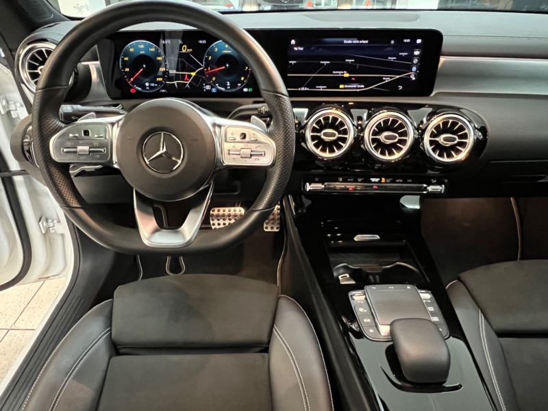 Mercedes-Benz CLA 200 *AMG*NIGHT*PANO*CAM*LED*NAVI*, снимка 10 - Автомобили и джипове - 45095492