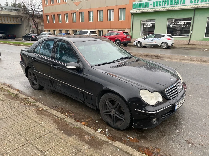 Mercedes-Benz C 180 Kompressor, снимка 8 - Автомобили и джипове - 48470167