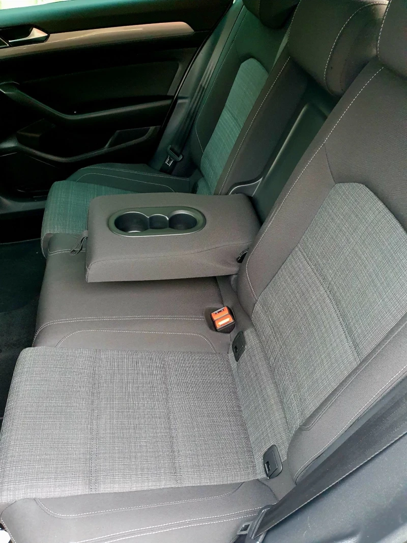 VW Passat, снимка 6 - Автомобили и джипове - 52079845