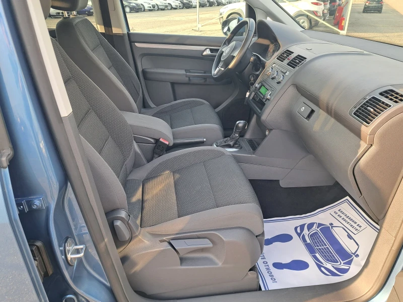 VW Touran 1, 6 tdi DSG, снимка 14 - Автомобили и джипове - 52096392