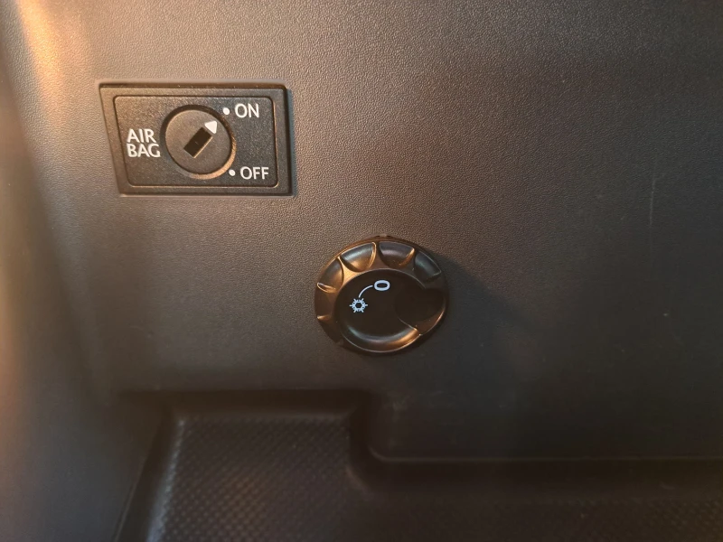 VW Touran 1, 6 tdi DSG, снимка 16 - Автомобили и джипове - 52096392