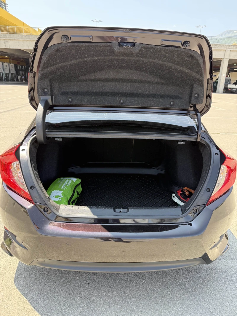 Honda Civic 1.5 VTEC Turbo, снимка 10 - Автомобили и джипове - 53090774