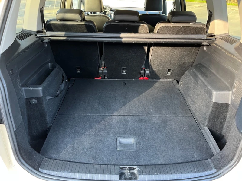 VW Touran 2.0 TDI SCR DSG, снимка 10 - Автомобили и джипове - 53143372