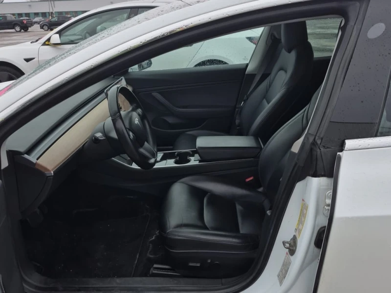 Tesla Model 3 * LONG RANGE BATTERY * CARFAX * БЕЗ ПЪРВОНАЧАЛНА В, снимка 5 - Автомобили и джипове - 53161525