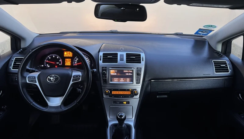 Toyota Avensis 2.2 D-4D , снимка 9 - Автомобили и джипове - 53262235