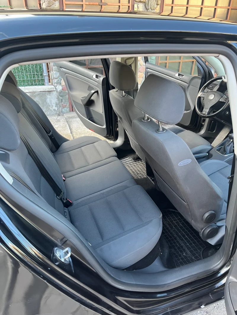 VW Golf 1.9 TDI * 105 к.с. * 6/Скорости * Регистриран * , снимка 12 - Автомобили и джипове - 53342643