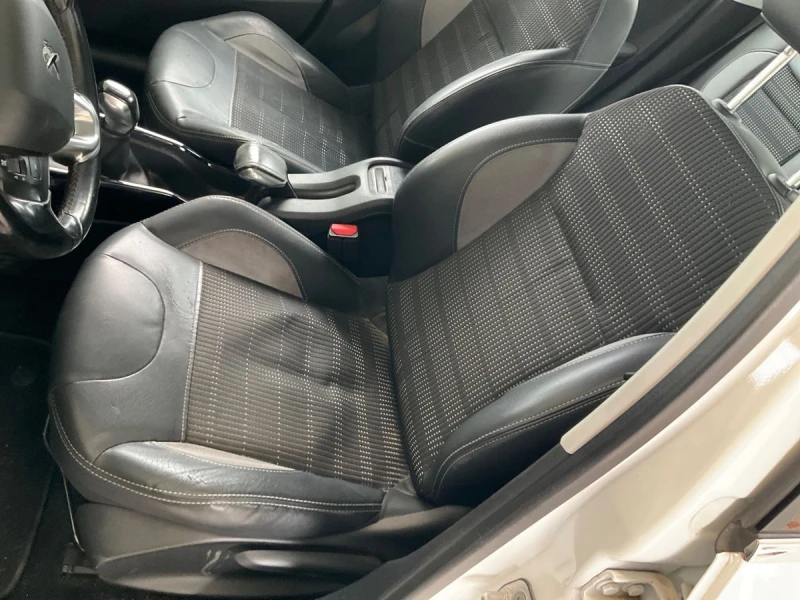 Peugeot 2008 1.2 PURETECH ALLURE EURO 6, снимка 4 - Автомобили и джипове - 53343706