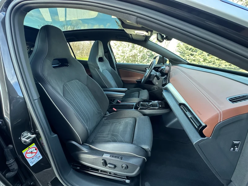 VW ID.4 PRO/Sports Seats/МАСАЖ/PANO/HEAD UP/360CAM/Keyless, снимка 10 - Автомобили и джипове - 53402037