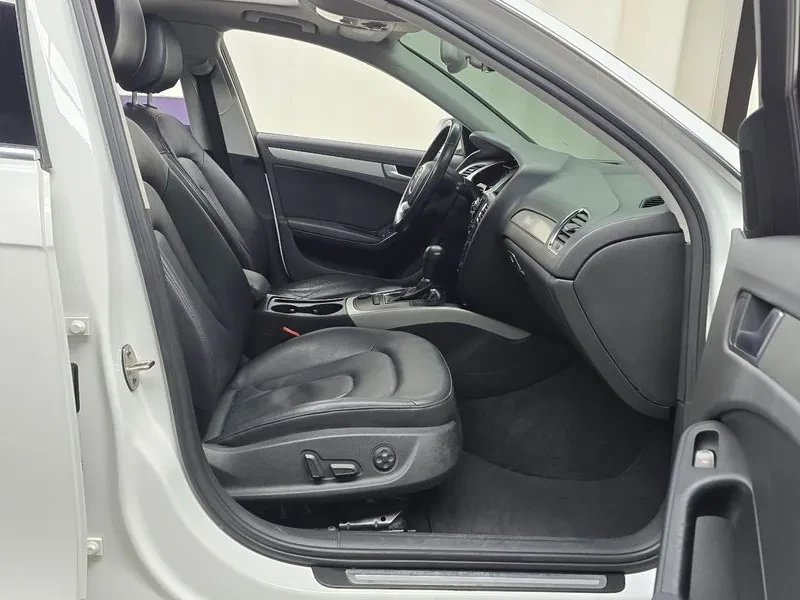 Audi A4 2.0 TDI, снимка 11 - Автомобили и джипове - 53884824