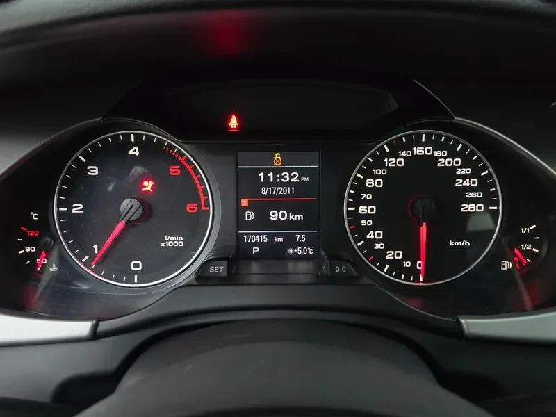 Audi A4 2.0 TDI, снимка 8 - Автомобили и джипове - 53884824