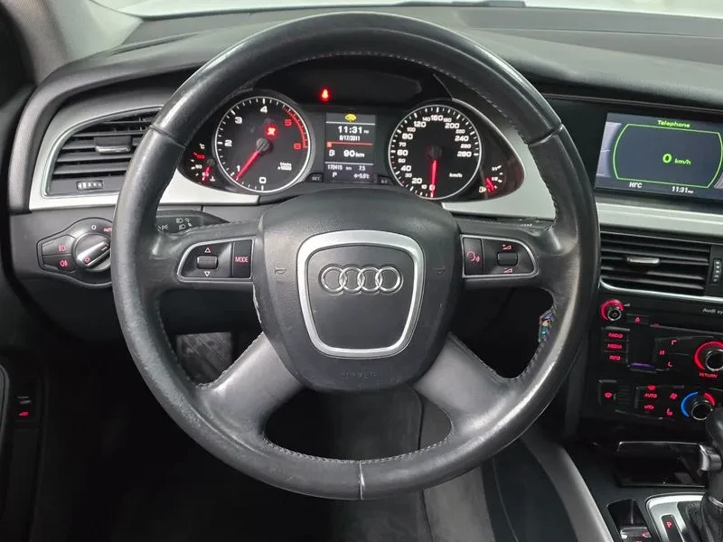 Audi A4 2.0 TDI, снимка 13 - Автомобили и джипове - 53884824
