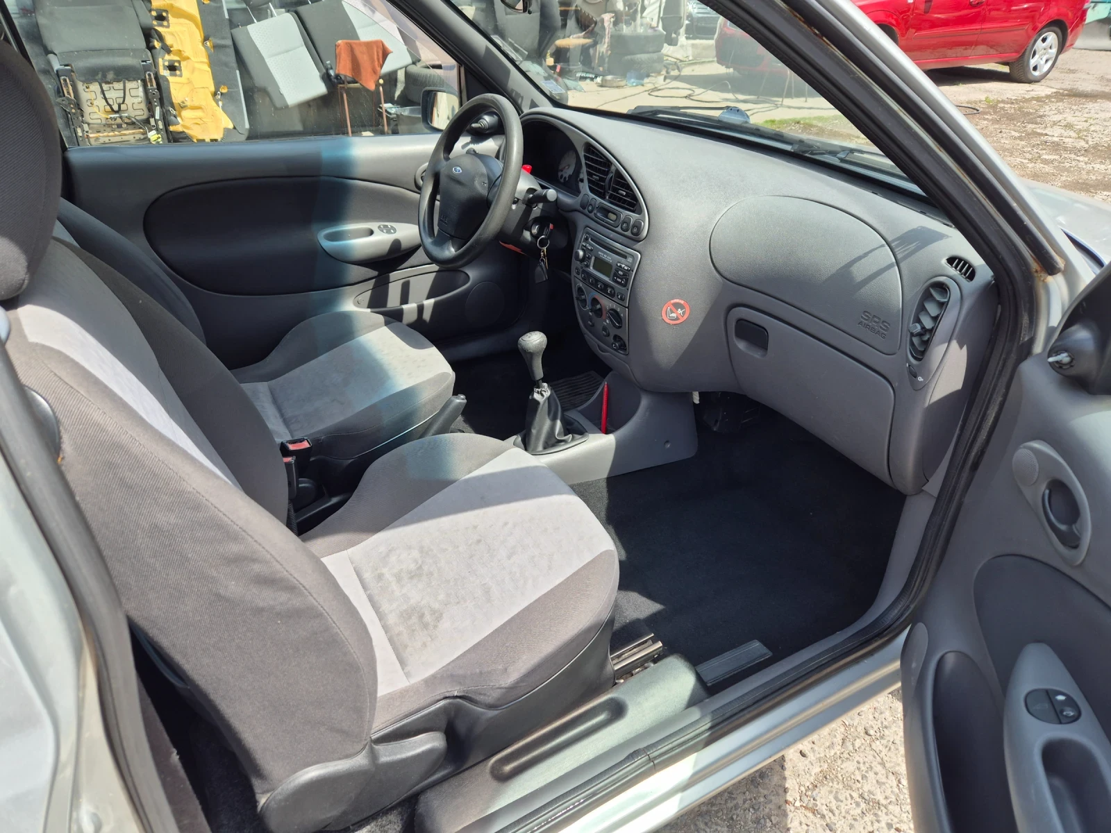 Ford Fiesta 1.8 DI 75k.c. - изображение 8