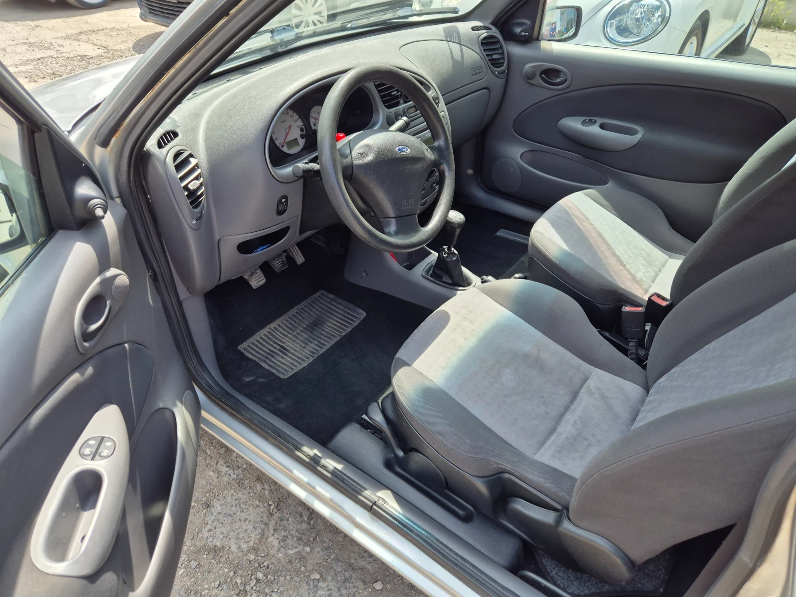 Ford Fiesta 1.8 DI 75k.c. - изображение 7