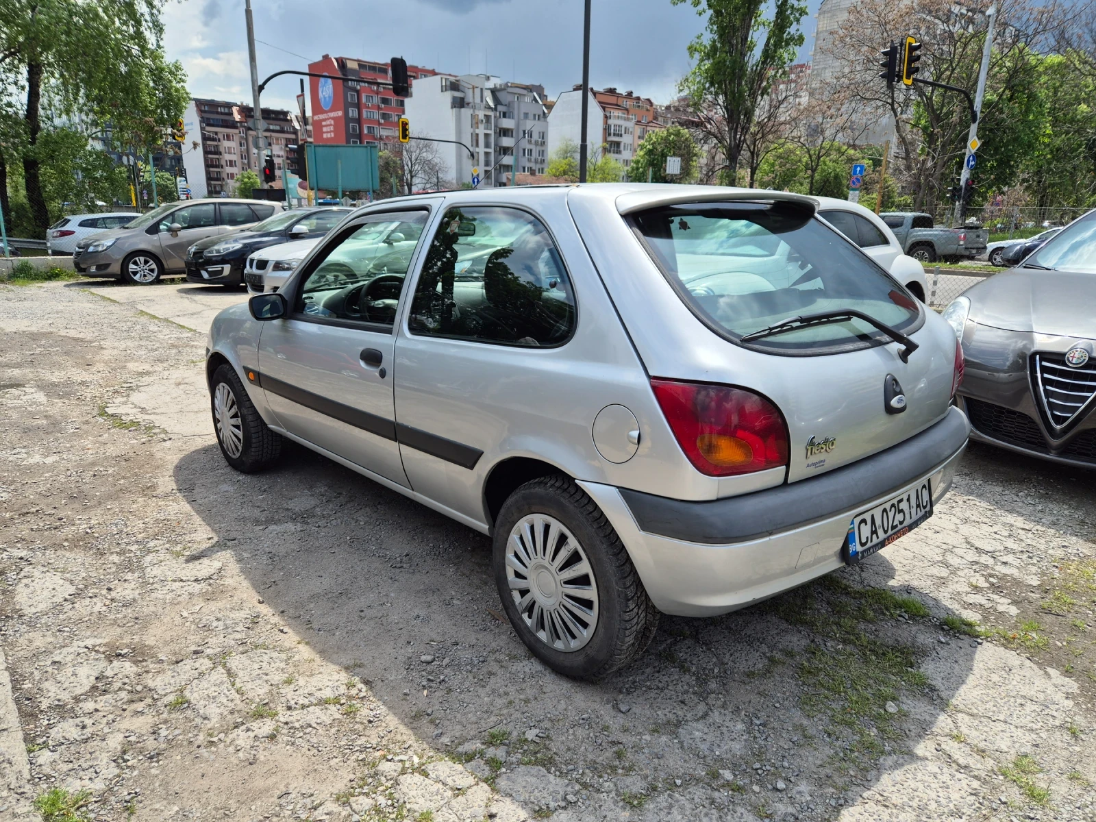 Ford Fiesta 1.8 DI 75k.c. - изображение 6