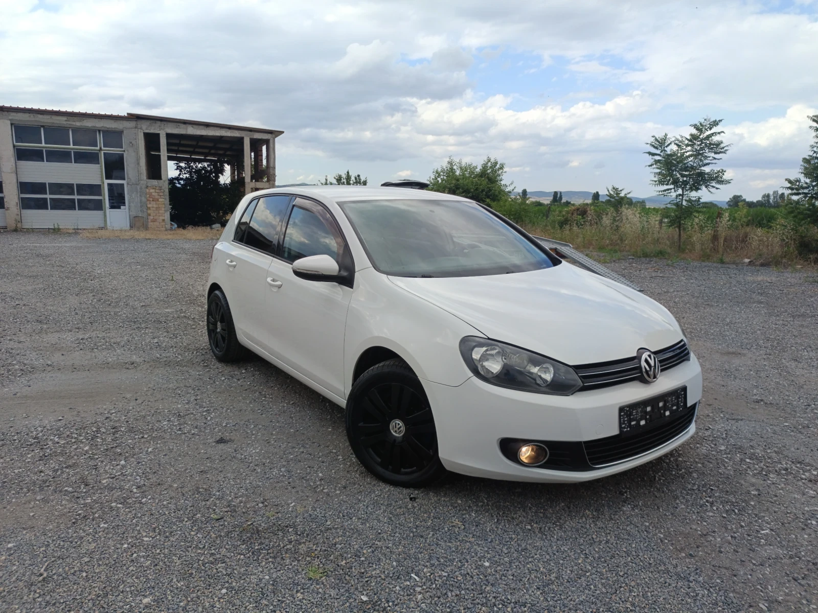 VW Golf 2.0 TDI-АВТОМАТ - изображение 2
