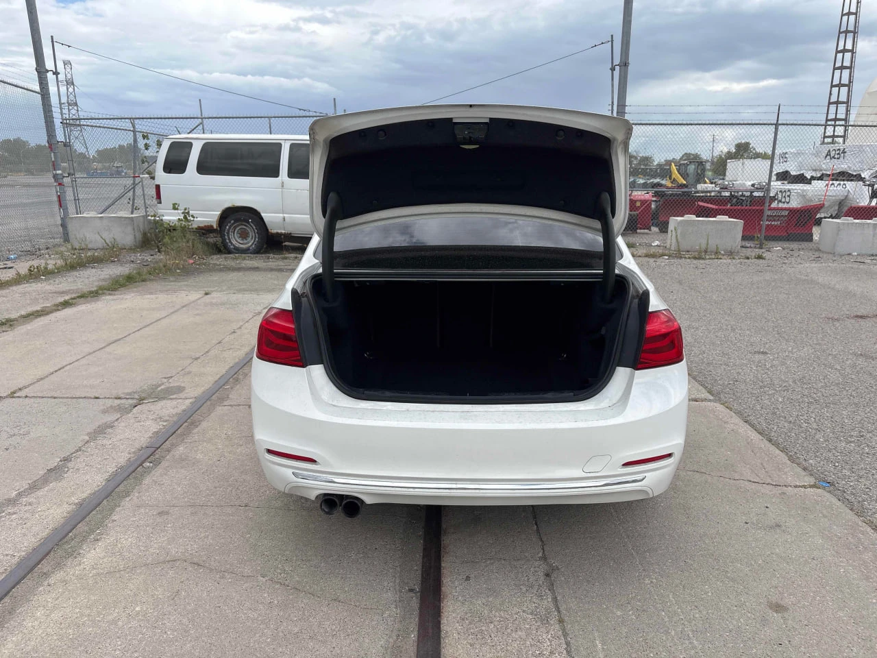 BMW 330 XDRCARFAX* АВТОФИНАНСИРАНЕ* БЕЗ ПЪРВОНАЧАЛНА ВНОСК - изображение 6