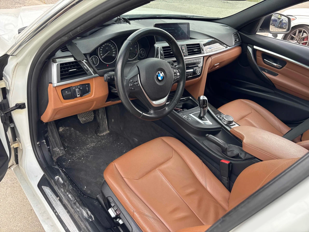 BMW 330 XDRCARFAX* АВТОФИНАНСИРАНЕ* БЕЗ ПЪРВОНАЧАЛНА ВНОСК - изображение 4