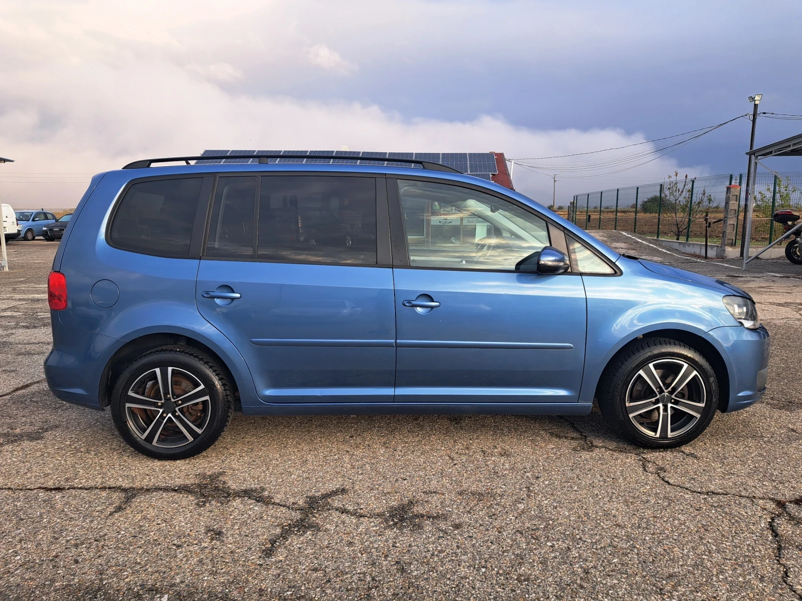 VW Touran 1, 6 tdi DSG - изображение 4