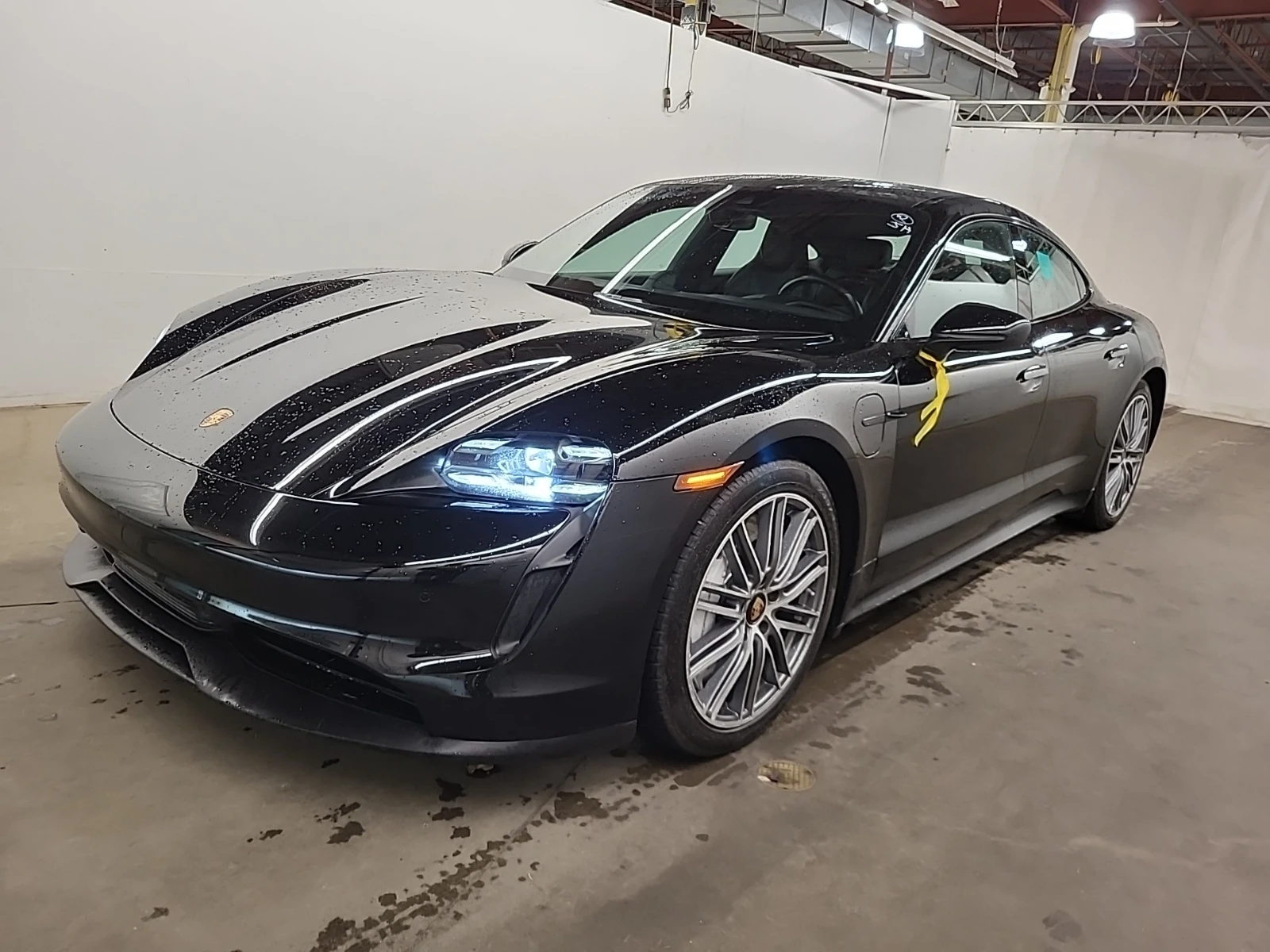 Porsche Taycan * 4S* CARFAX * БЕЗ ПЪРВОНАЧАЛНА ВНОСКА - изображение 3