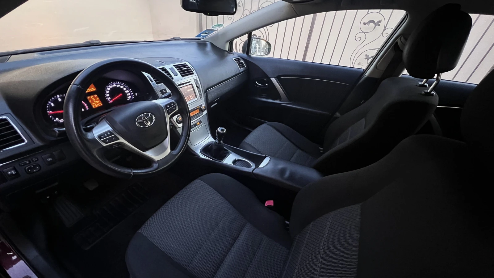 Toyota Avensis 2.2 D-4D  - изображение 8