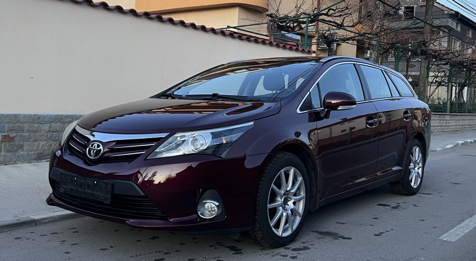 Toyota Avensis 2.2 D-4D  - изображение 2