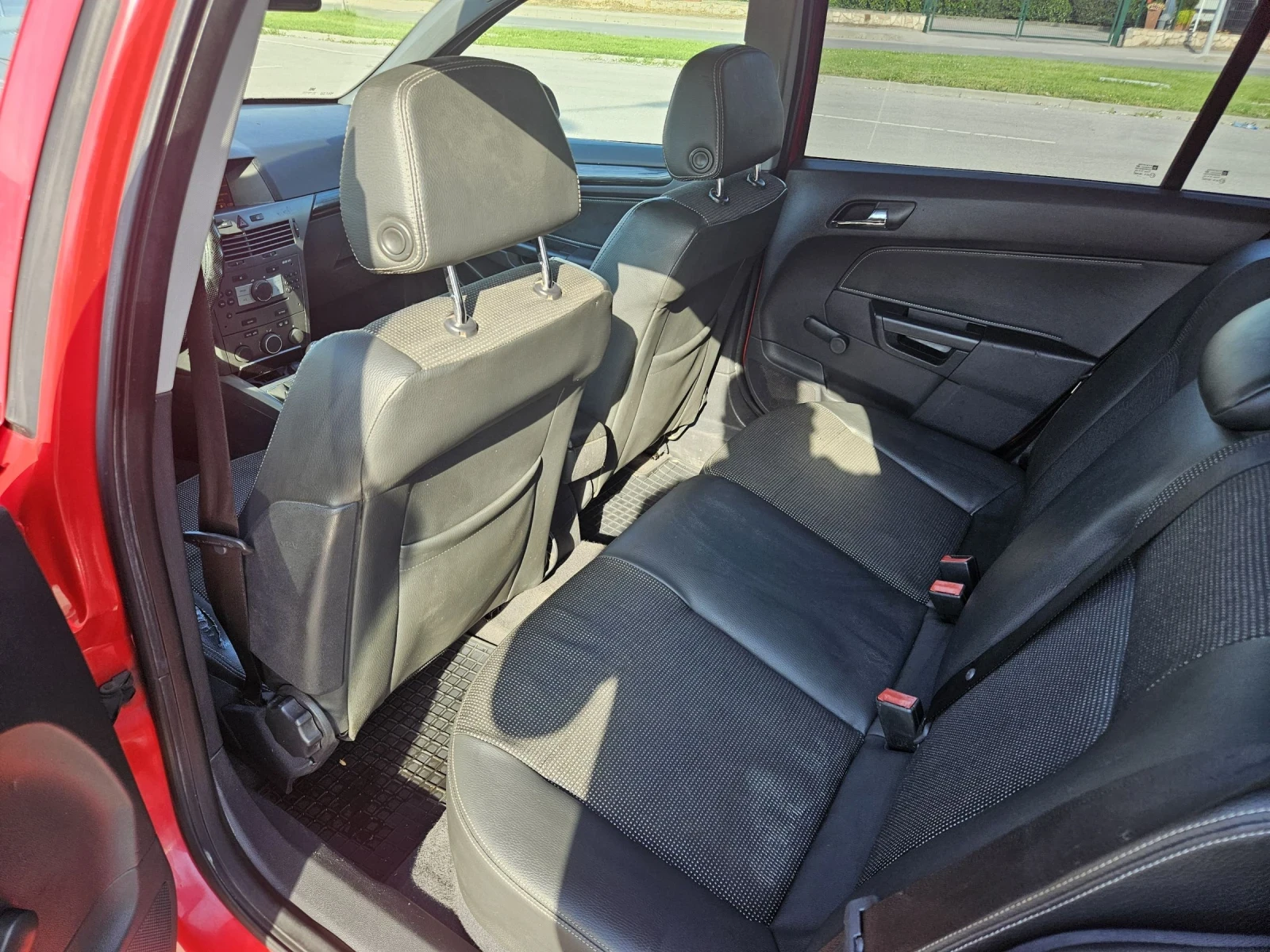 Opel Astra 1.9 cdti 120 hp, снимка 12 - Автомобили и джипове - 54729556