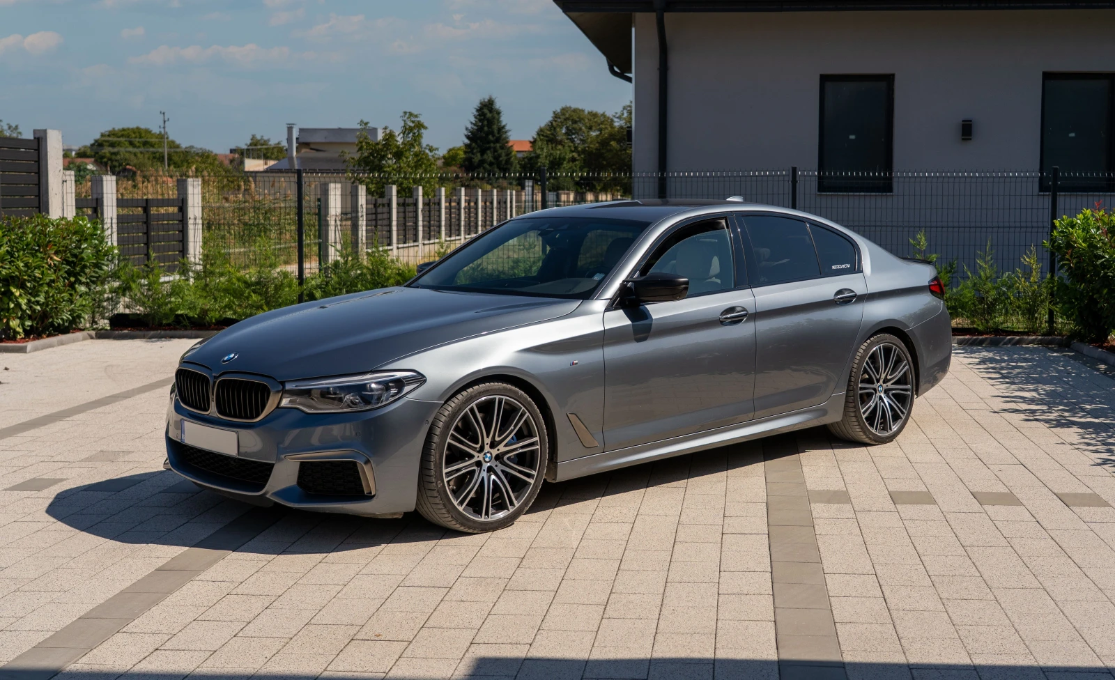 BMW 550 d xDrive, Harman Kardon, 360Cam, LED, снимка 2 - Автомобили и джипове - 55130293