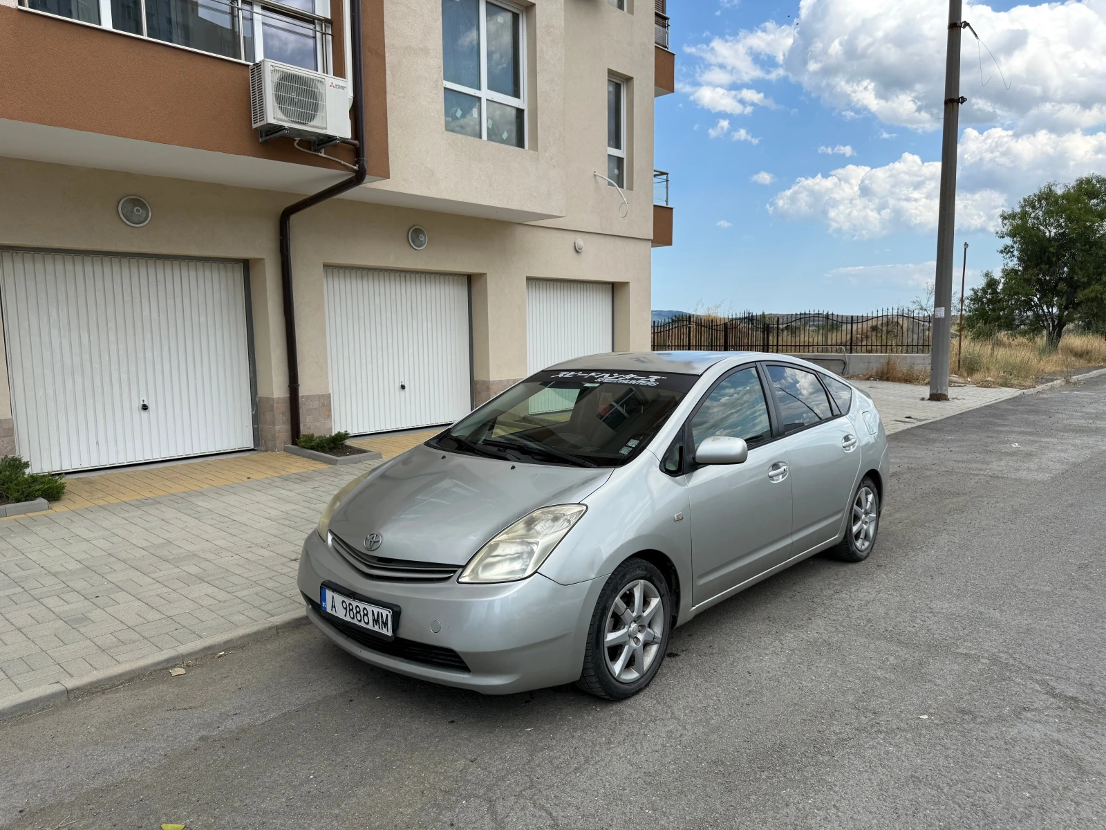 Toyota Prius 1.5i Hybrid-Cruise Control-климатроник-мултиволан