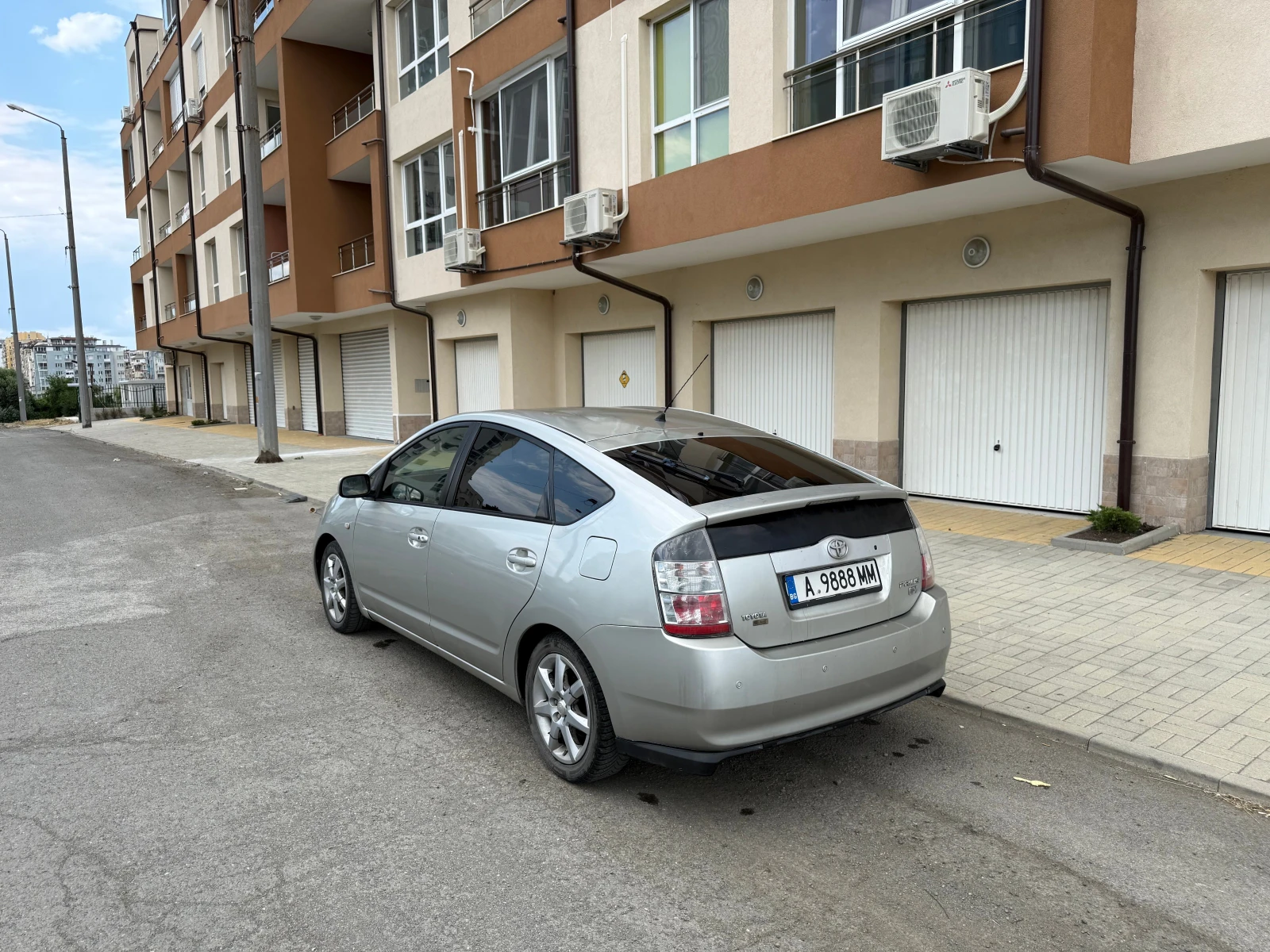 Toyota Prius 1.5i Hybrid-Cruise Control-климатроник-мултиволан, снимка 4 - Автомобили и джипове - 55236611