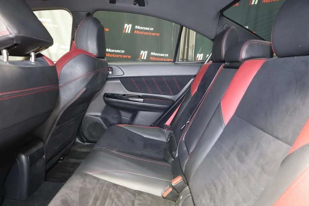 Subaru WRX * STI* Manual* KEYLESS* Camera* ПОДГРЕВ* , снимка 8 - Автомобили и джипове - 55431587