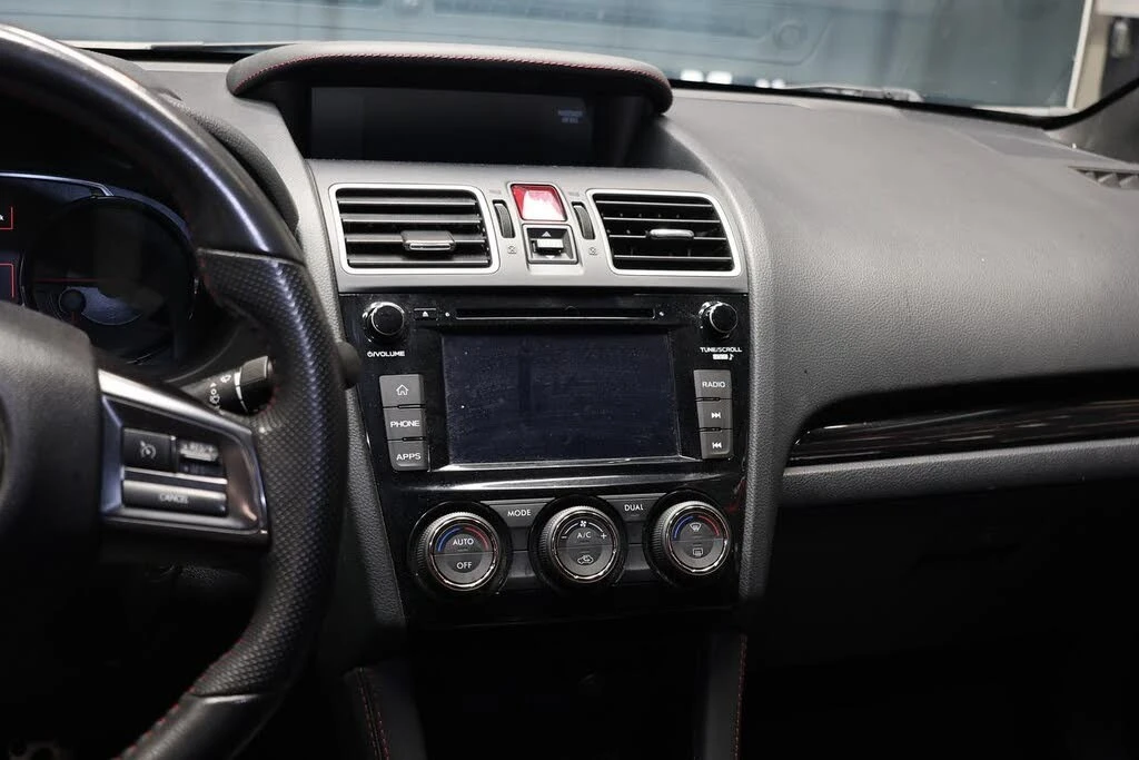 Subaru WRX * STI* Manual* KEYLESS* Camera* ПОДГРЕВ* , снимка 11 - Автомобили и джипове - 55431587