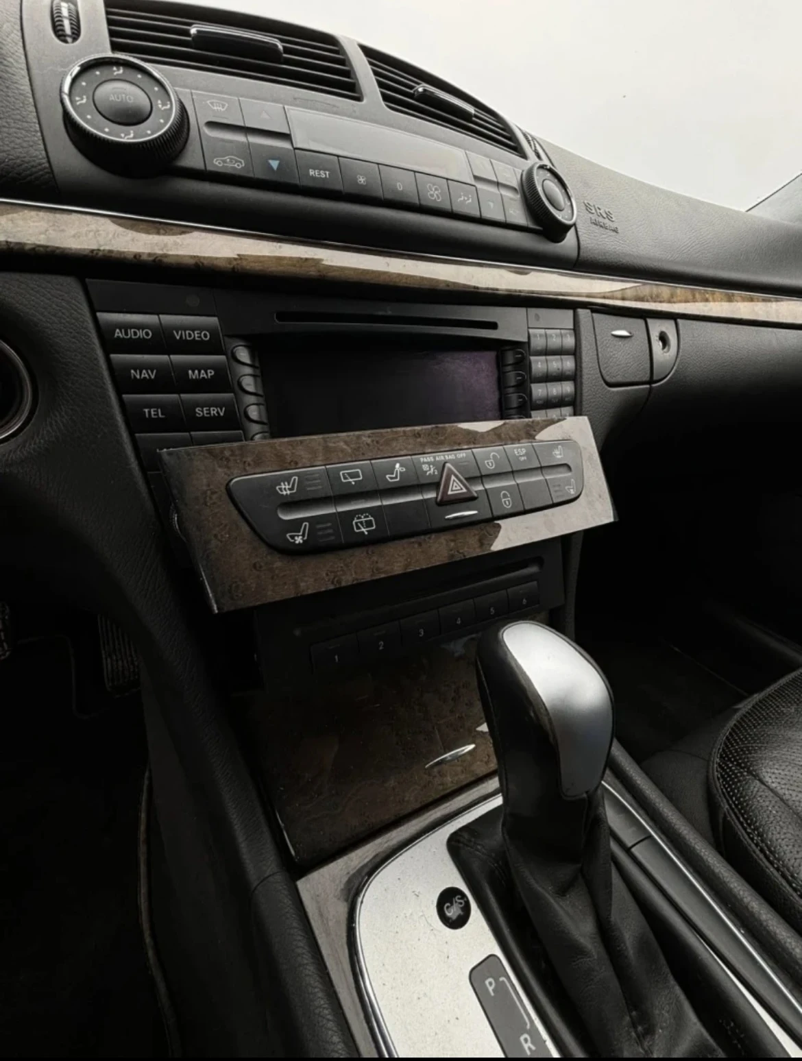 Mercedes-Benz E 500 4 MATIC 5G, снимка 8 - Автомобили и джипове - 55630213