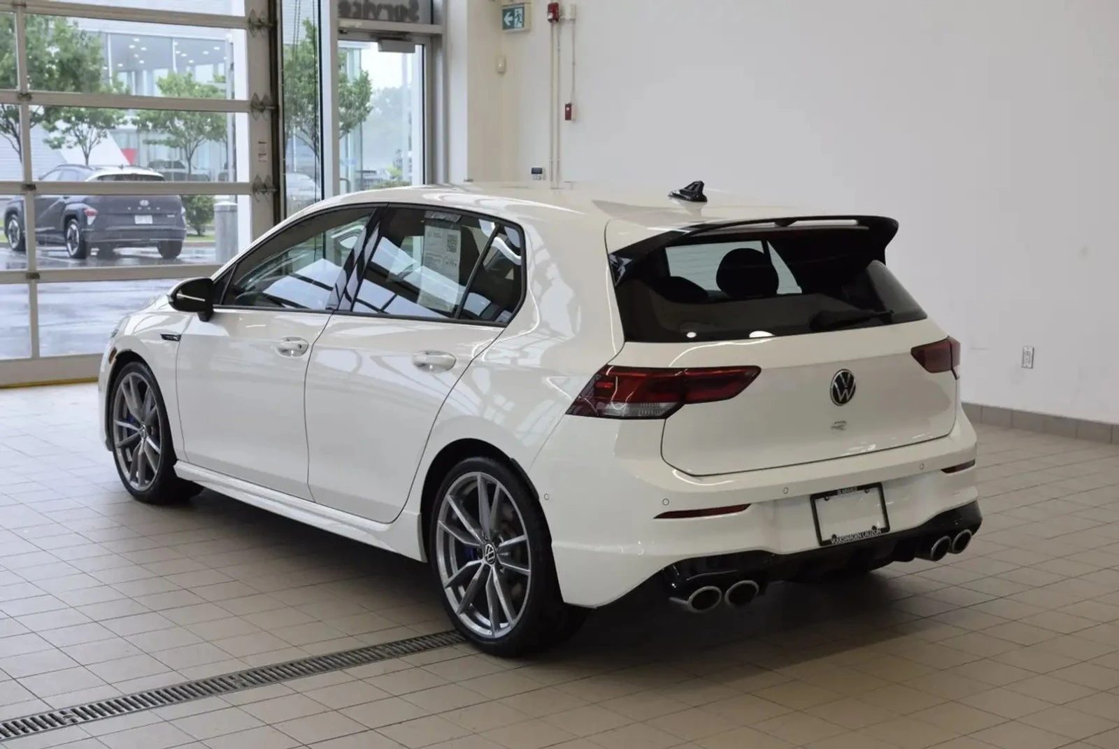 VW Golf R DSG ЦЕНА ДО БЪЛГАРИЯ АВТОКРЕДИТ, снимка 5 - Автомобили и джипове - 55937144