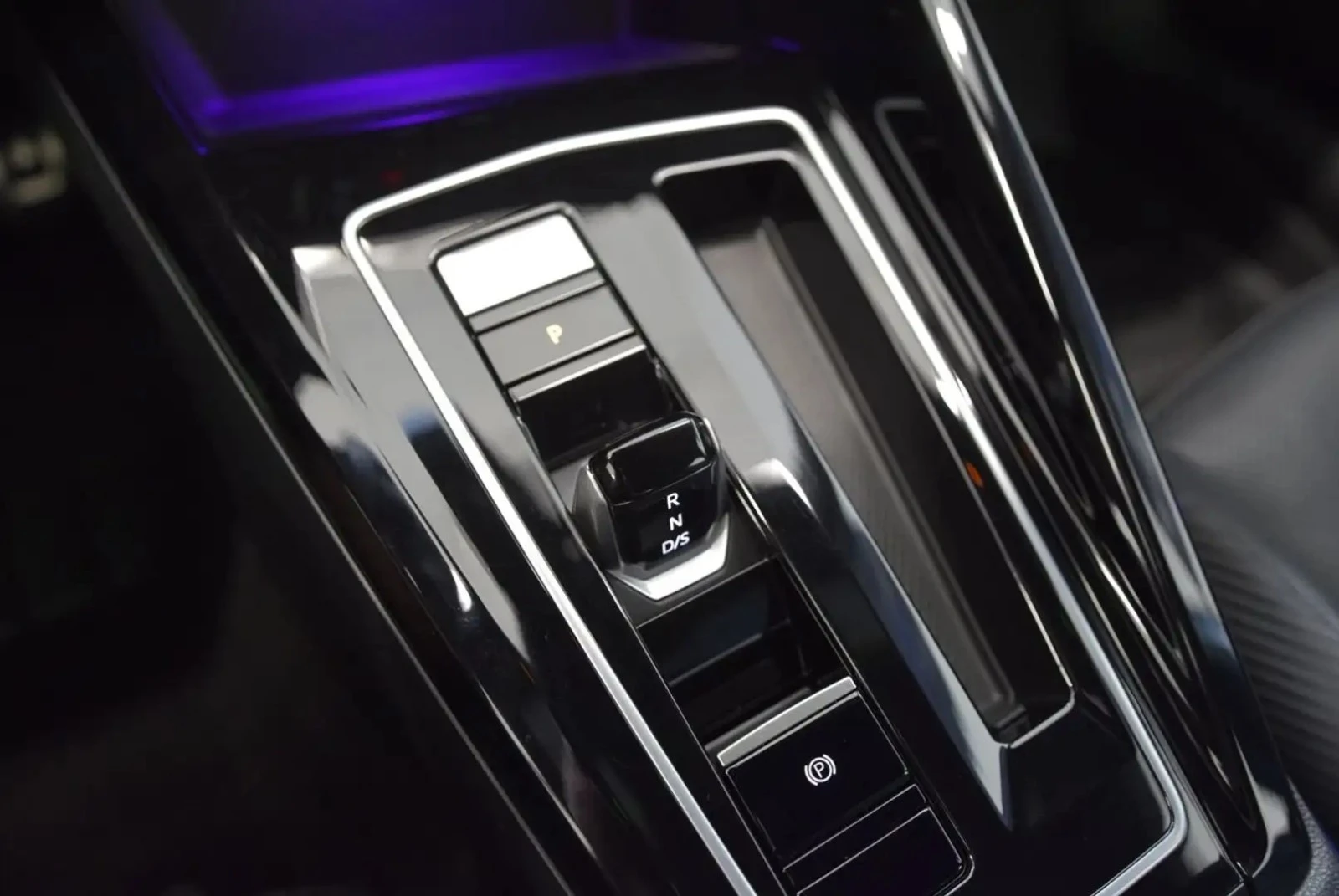 VW Golf R DSG ЦЕНА ДО БЪЛГАРИЯ АВТОКРЕДИТ, снимка 15 - Автомобили и джипове - 55937144