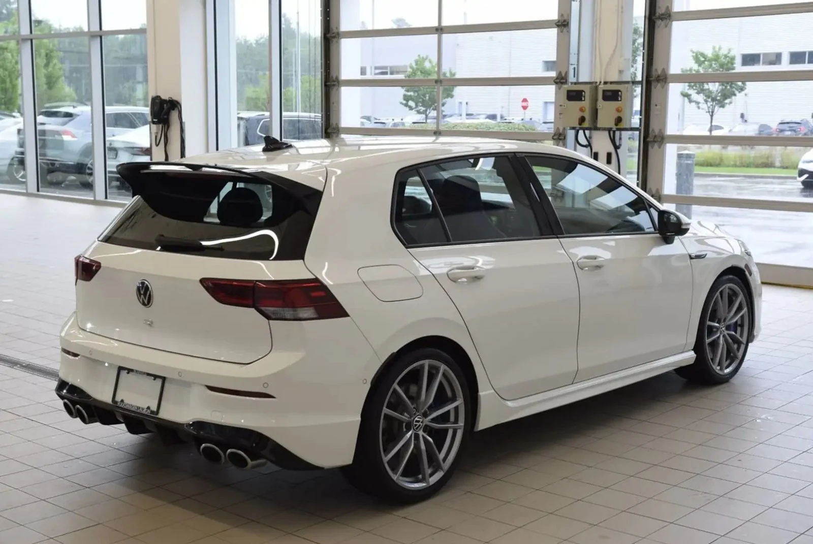VW Golf R DSG ЦЕНА ДО БЪЛГАРИЯ АВТОКРЕДИТ, снимка 6 - Автомобили и джипове - 55937144