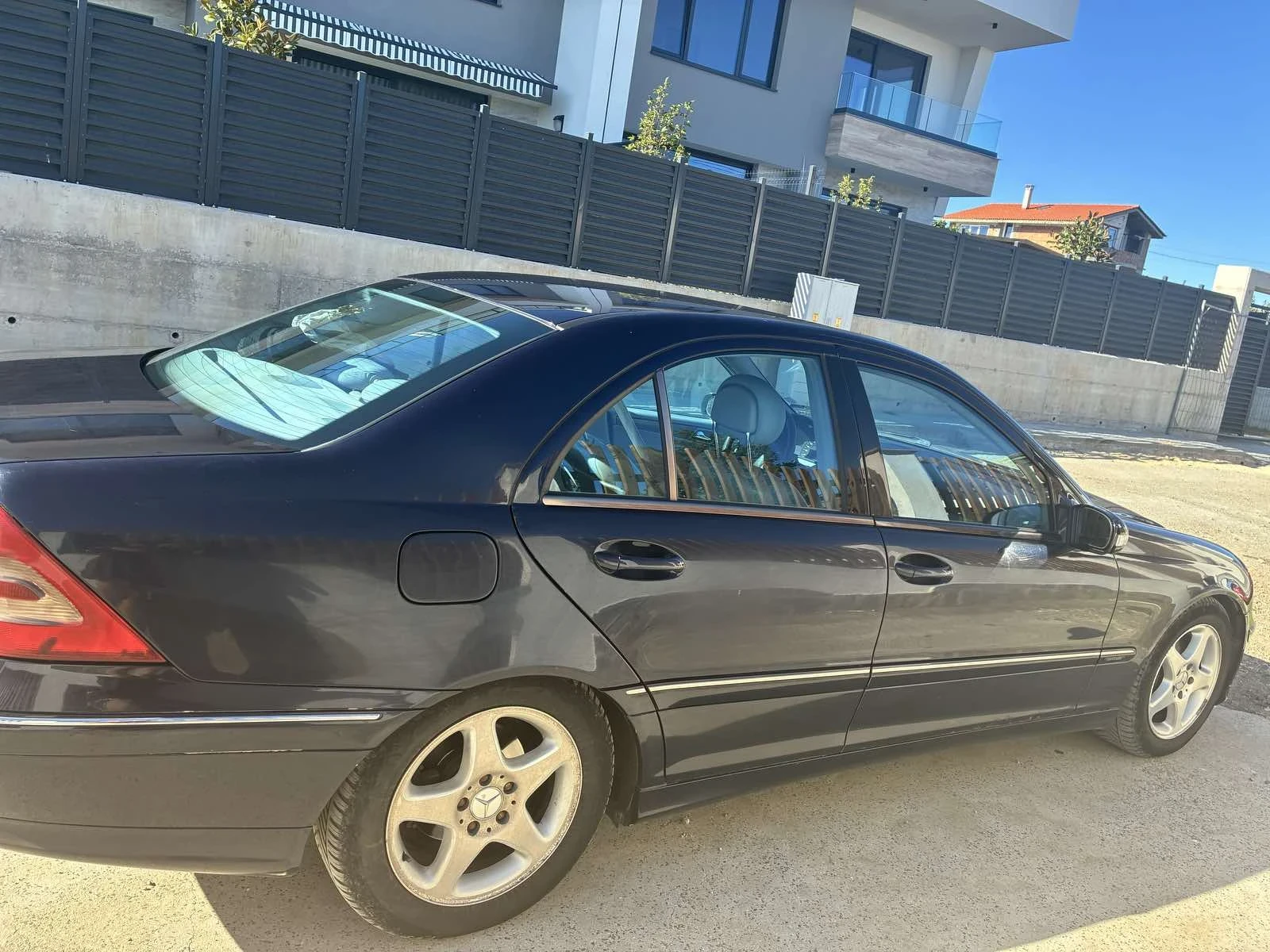 Mercedes-Benz C 220, снимка 3 - Автомобили и джипове - 56004049