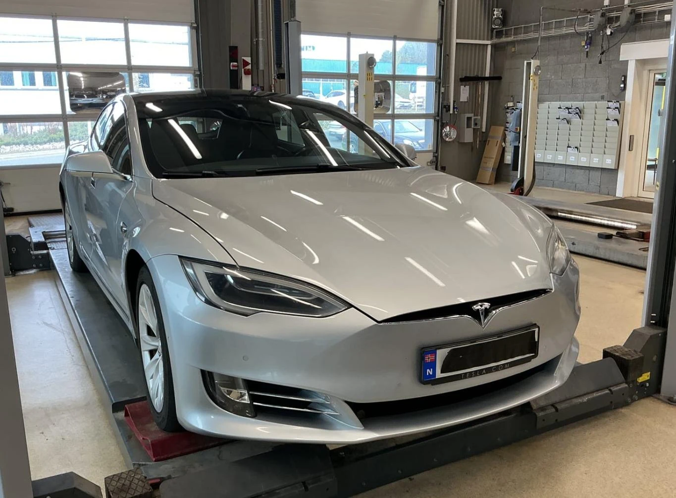 Tesla Model S  4х4 Европейска Гаранция, снимка 3 - Автомобили и джипове - 56230075
