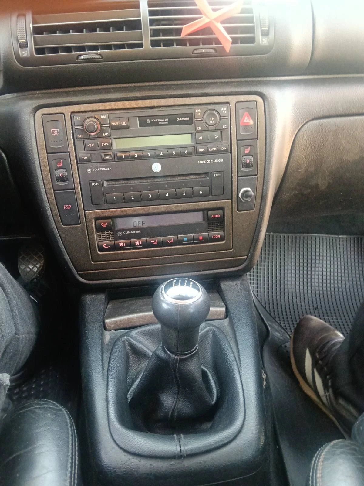VW Passat 1.9TDI, снимка 8 - Автомобили и джипове - 56658715