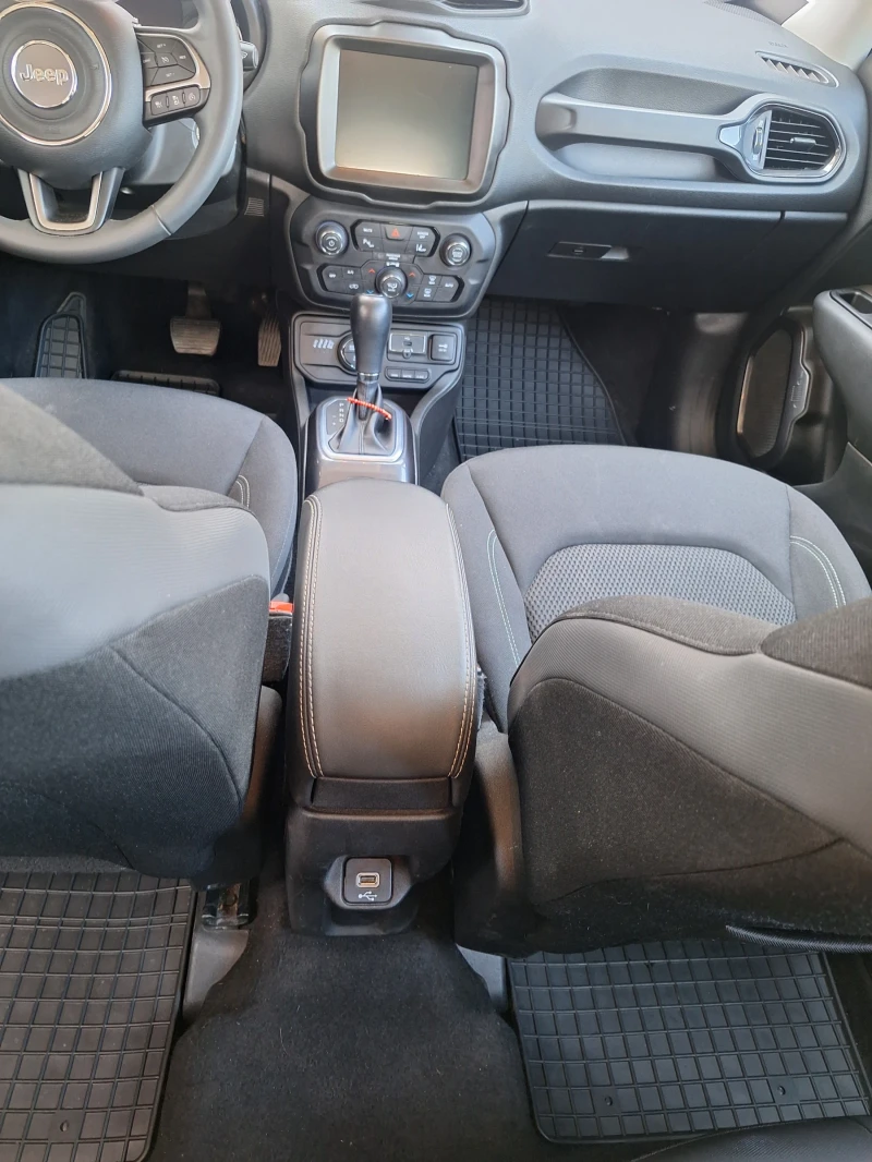 Jeep Renegade 1.3 Plug-in 4xe, снимка 10 - Автомобили и джипове - 52460593