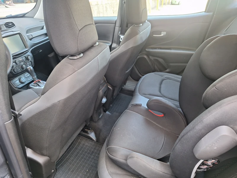 Jeep Renegade 1.3 Plug-in 4xe, снимка 9 - Автомобили и джипове - 52460593