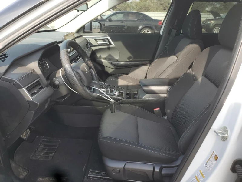 Mitsubishi Outlander, снимка 7 - Автомобили и джипове - 53217674