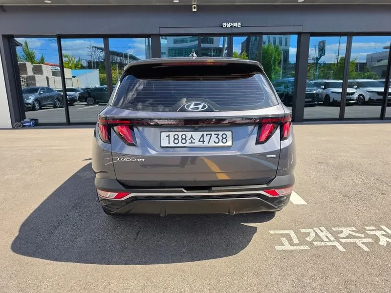 Hyundai Tucson Diesel 2.0 4Wd Modern, снимка 3 - Автомобили и джипове - 56304905