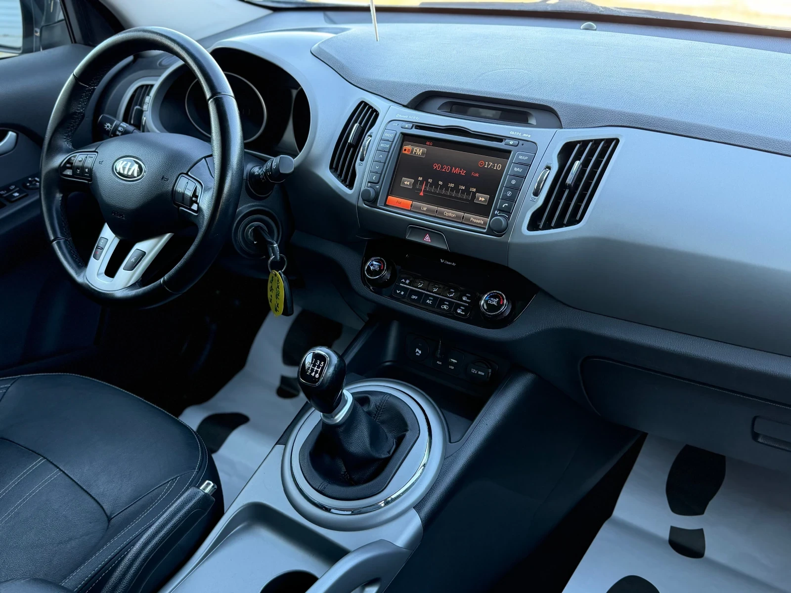 Kia Sportage 1.7CRDI* TOP* , снимка 8 - Автомобили и джипове - 54141000