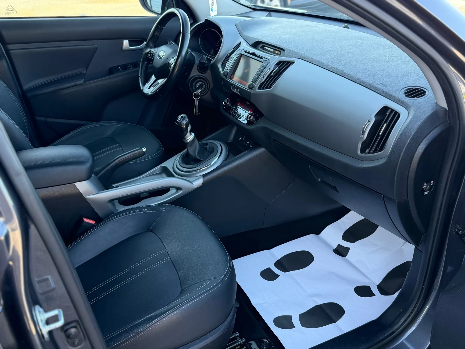 Kia Sportage 1.7CRDI* TOP* , снимка 9 - Автомобили и джипове - 54141000