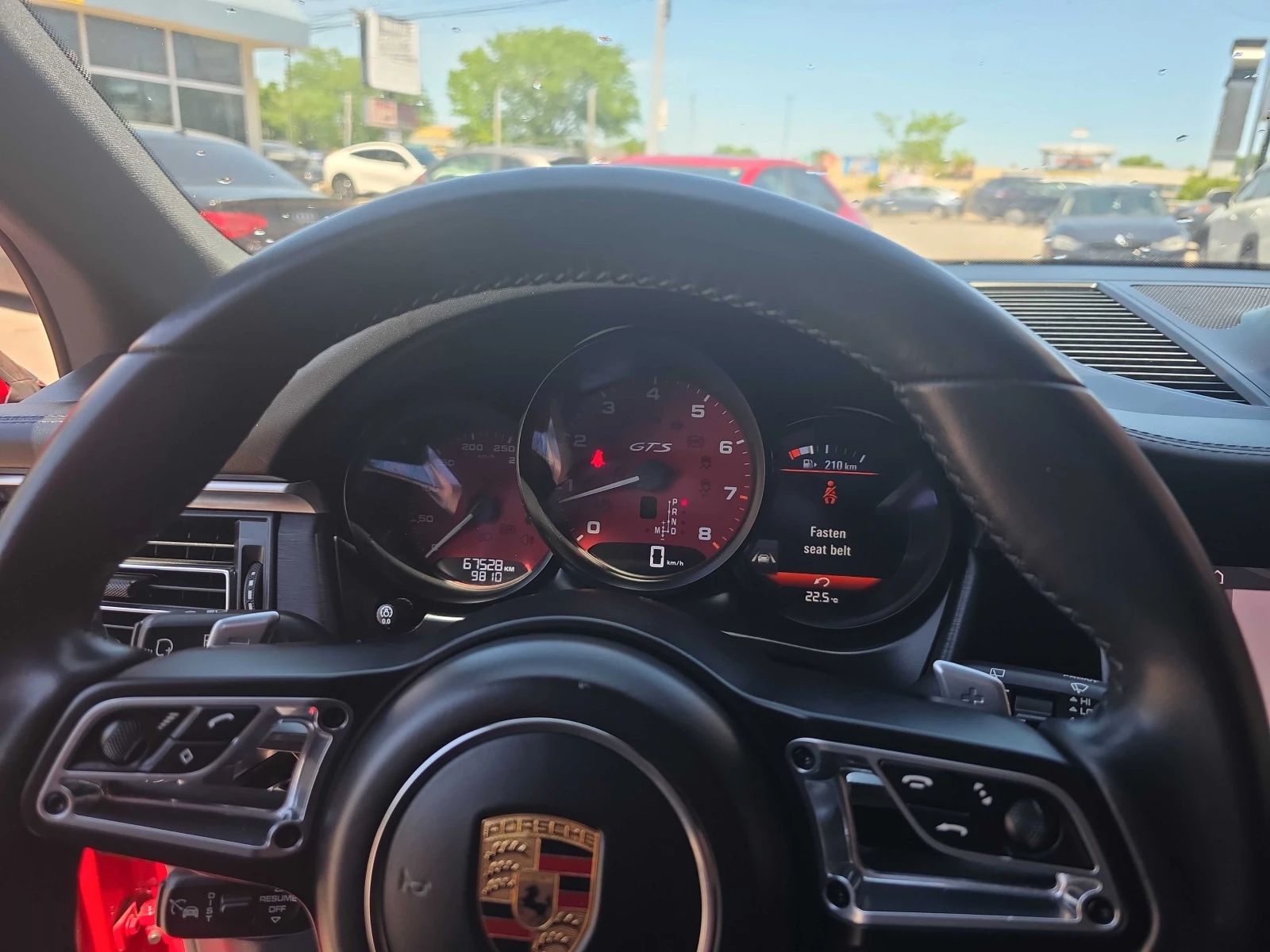 Porsche Macan GTS* Подгрев/Обдухване* Въздушно* Червени цифербла, снимка 7 - Автомобили и джипове - 54956329
