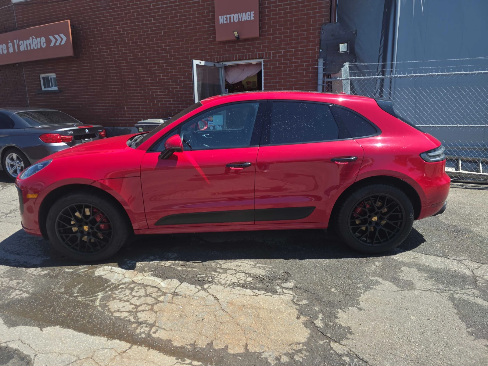 Porsche Macan GTS* Подгрев/Обдухване* Въздушно* Червени цифербла, снимка 3 - Автомобили и джипове - 54956329