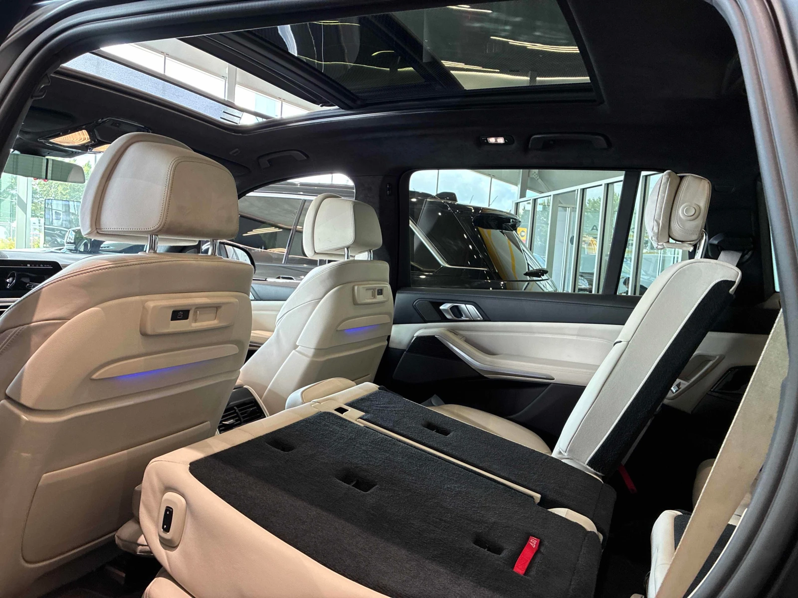 BMW X7 M50i  CARFAX, снимка 14 - Автомобили и джипове - 56017593