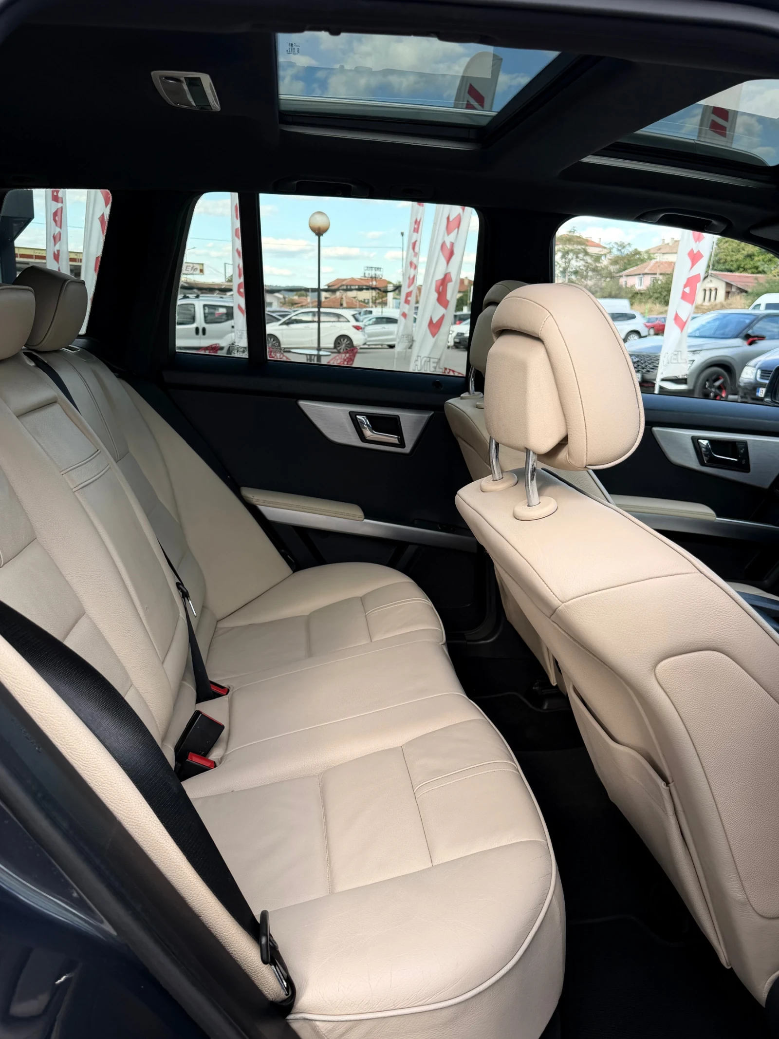Mercedes-Benz GLK 220 Панорама/Подгрев/Harman/Kardon, снимка 12 - Автомобили и джипове - 56226907