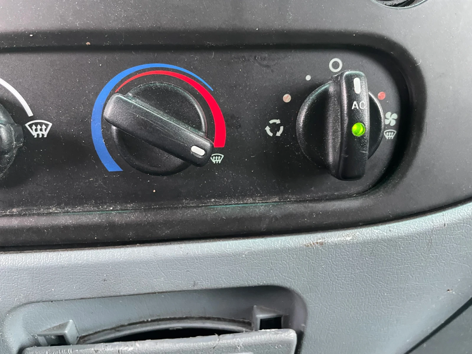 Ford Transit 2.2TDCI Клима, Евро5 - изображение 10