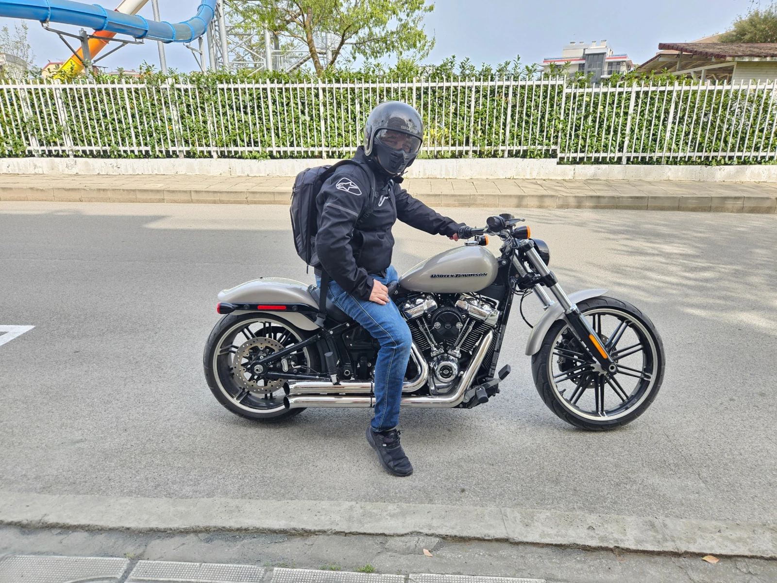 Harley-Davidson Custom Breakout 1900 - изображение 2